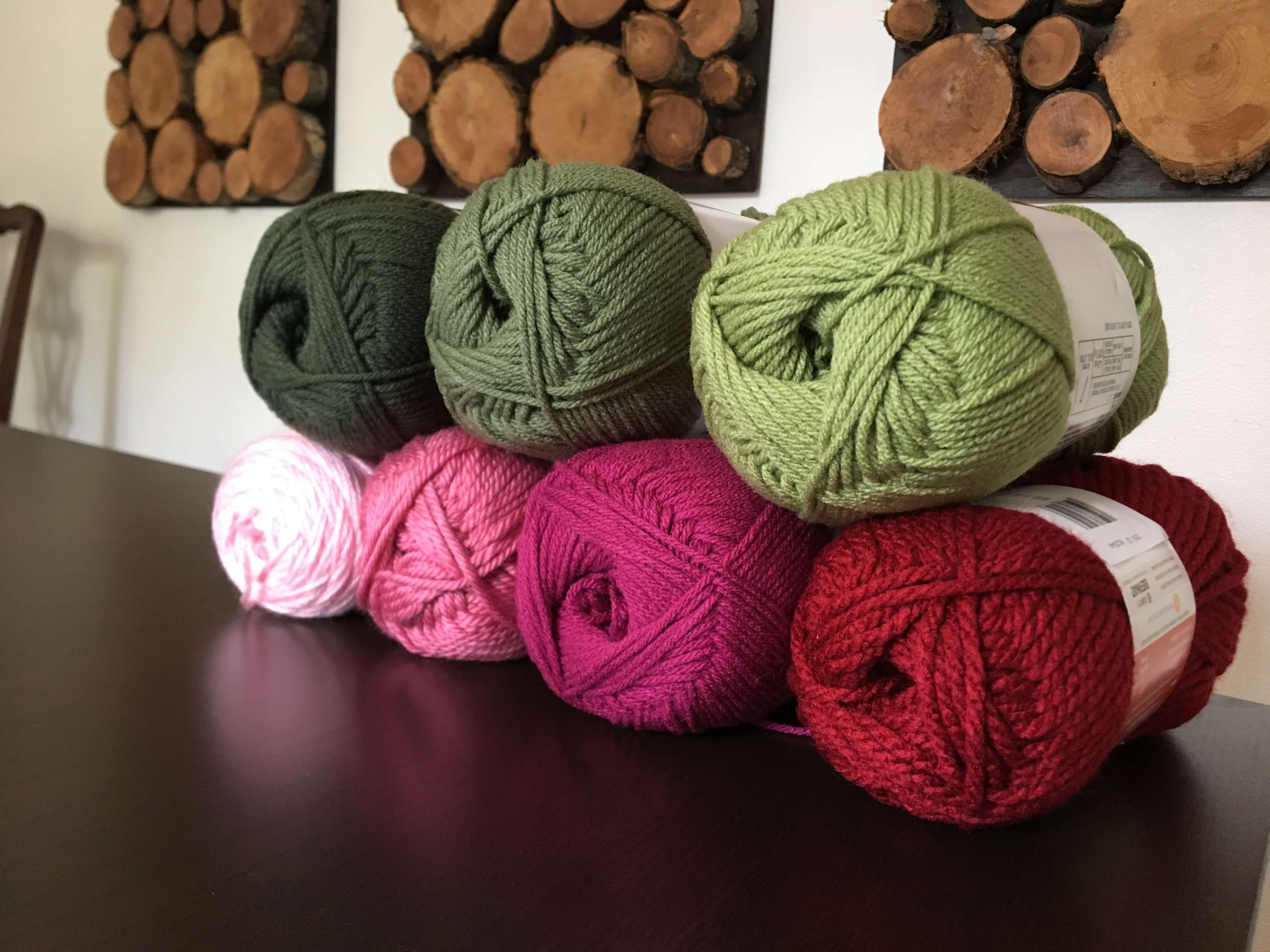 Choosing yarn colors for the rose